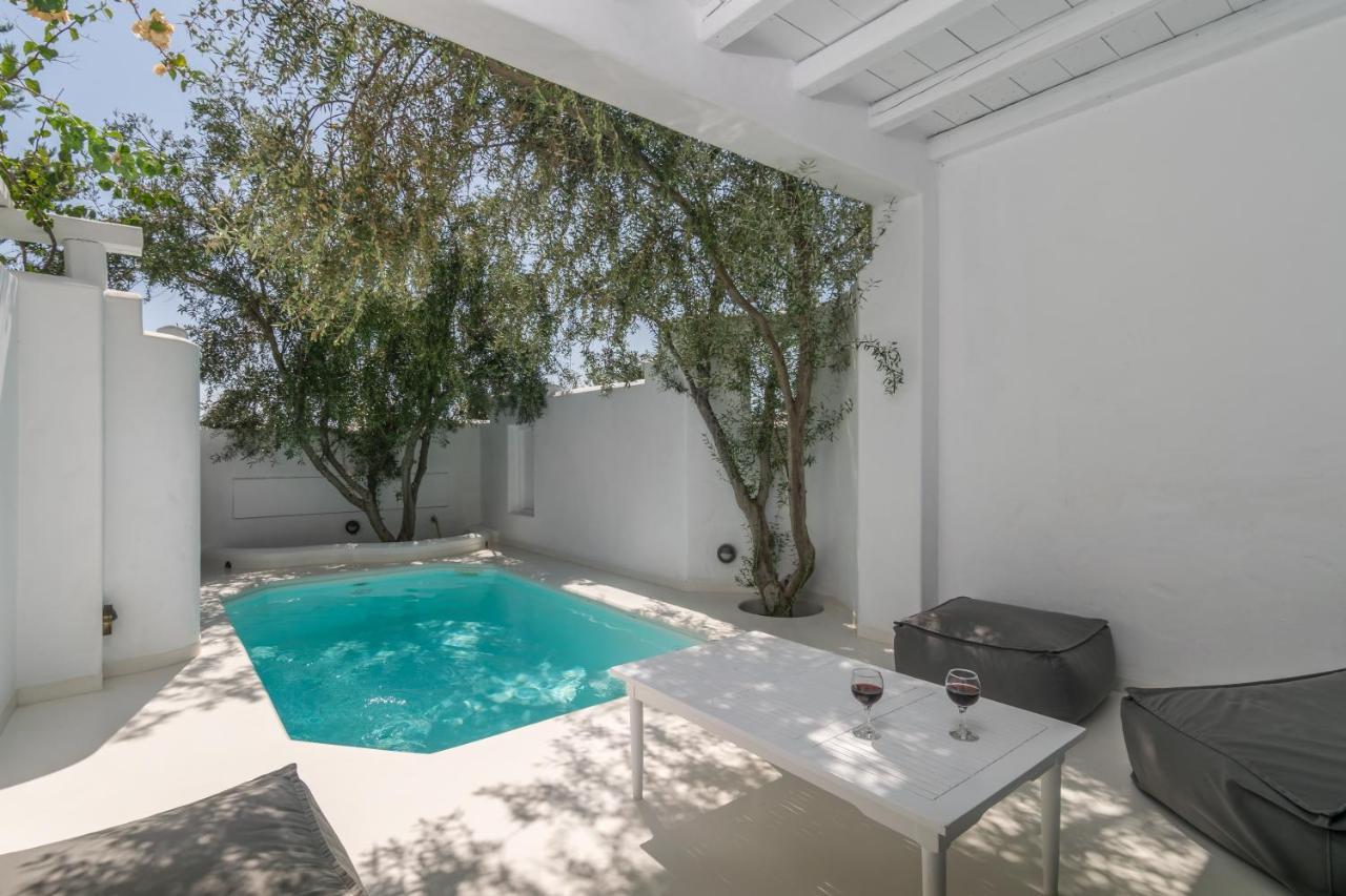 Thalassitra Private Pool Suites Adamantas Eksteriør billede